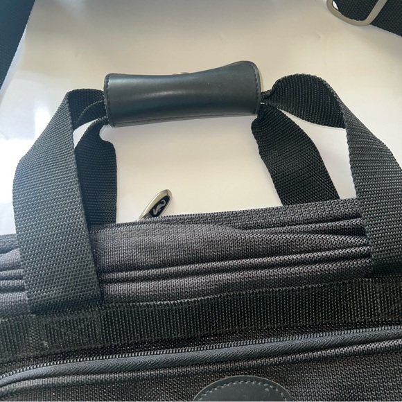Atlantic Laptop Briefcase Overnight Carry On Black Case 16"x12"adjustable Strap - Picture 4 of 11